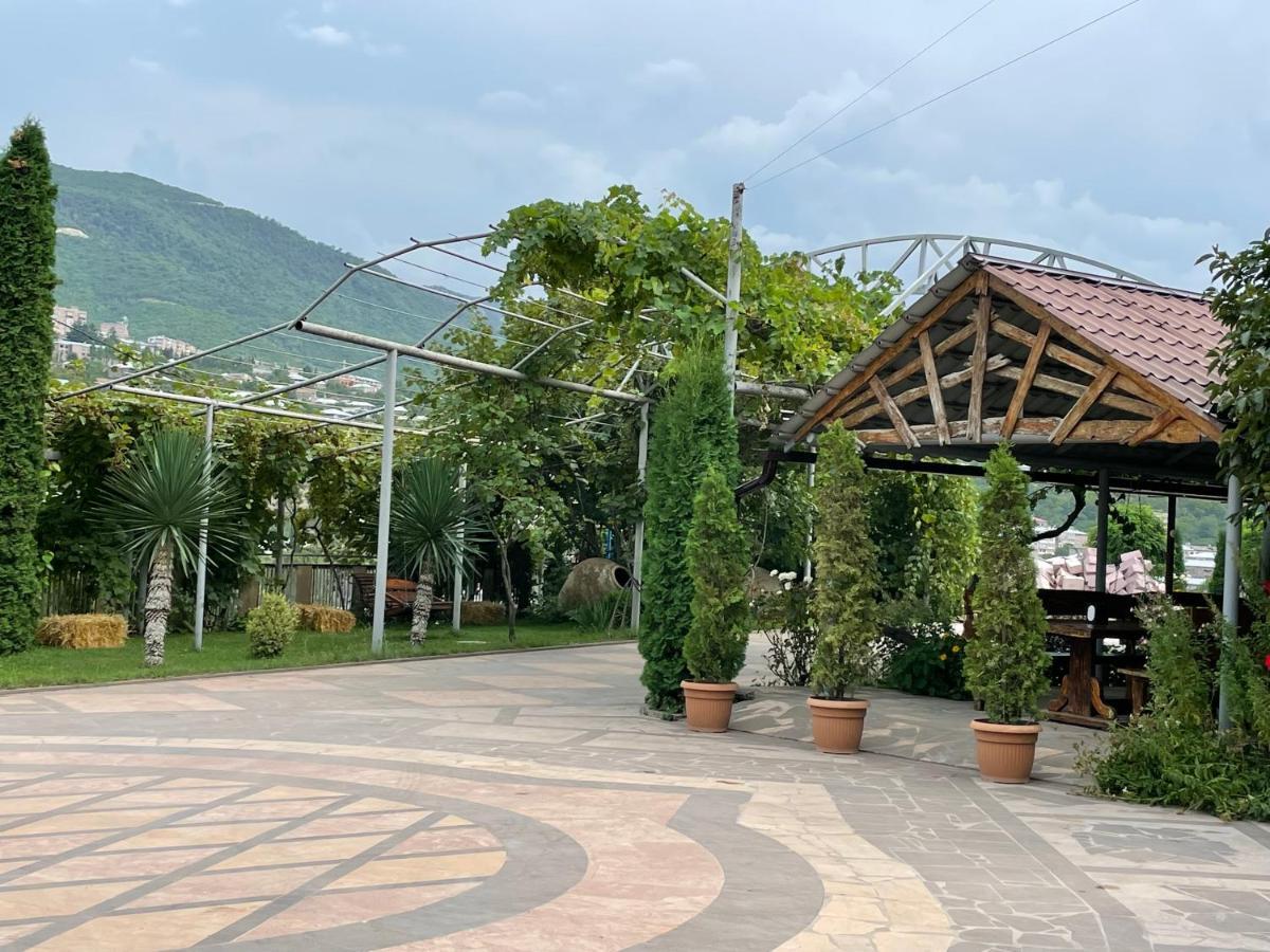 Kamar Hotel Ijevan Ngoại thất bức ảnh